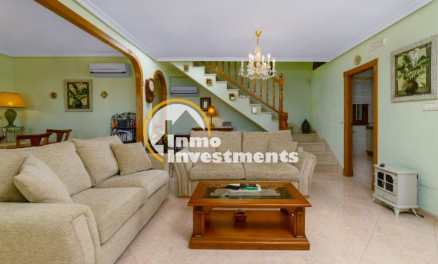 Resale - Villa - Los Altos