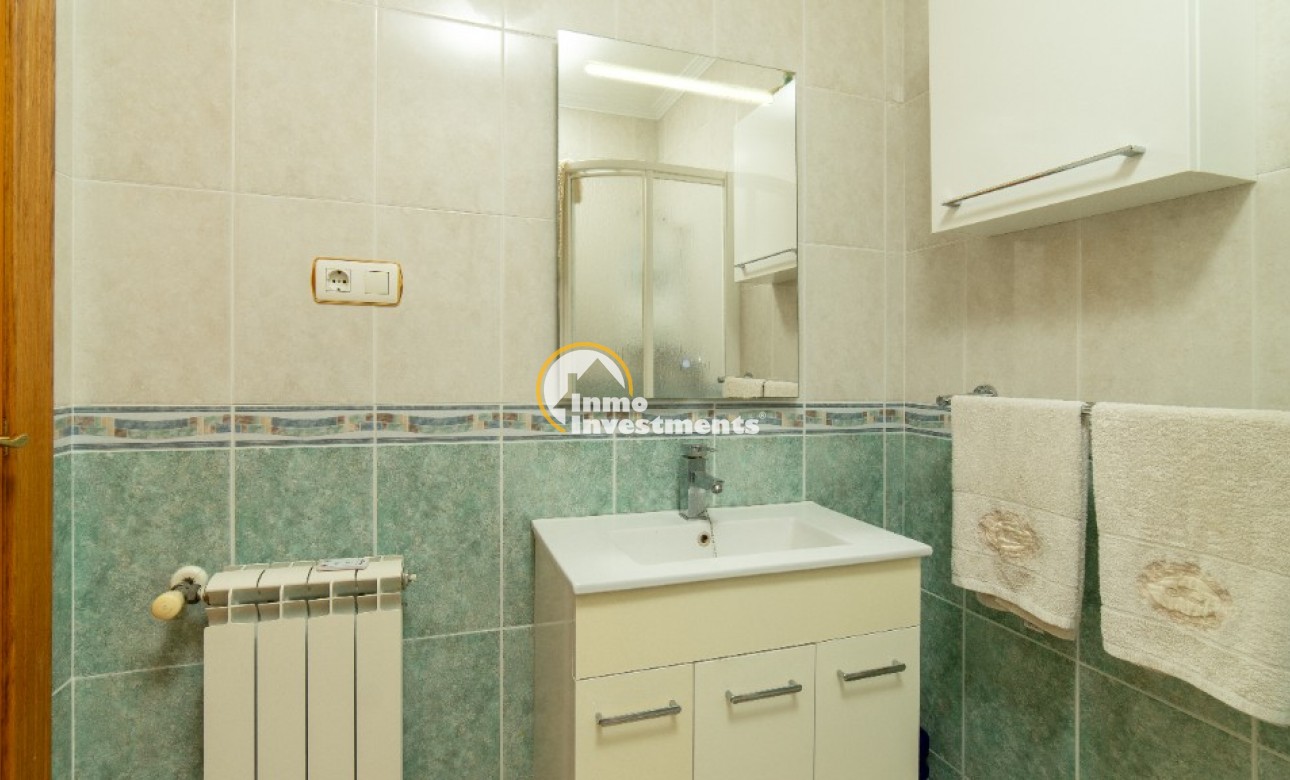 Resale - Villa - Los Altos