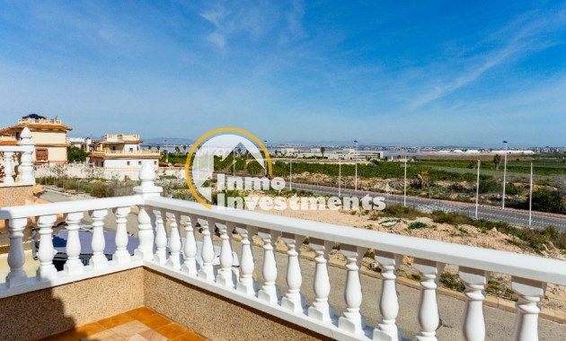 Resale - Villa - Los Altos