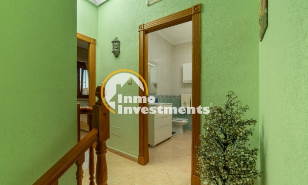 Resale - Villa - Los Altos