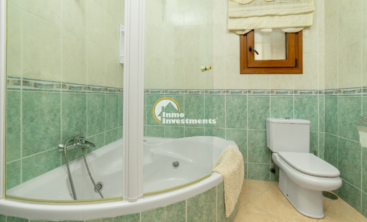 Resale - Villa - Los Altos