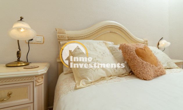 Resale - Villa - Los Altos