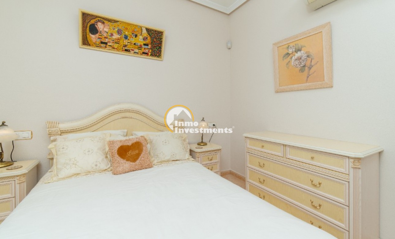 Resale - Villa - Los Altos