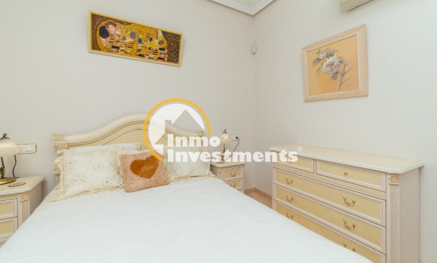 Resale - Villa - Los Altos