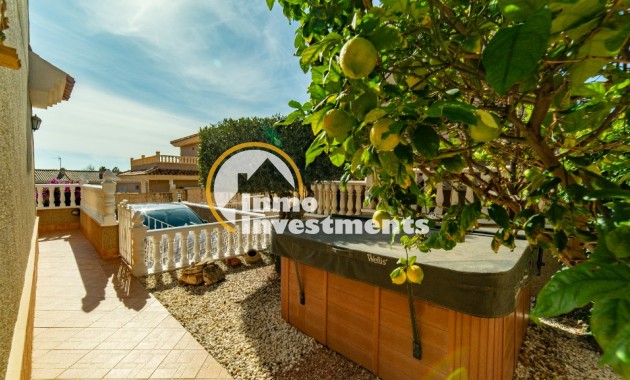 Resale - Villa - Los Altos