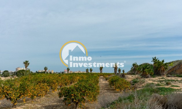 Resale - Villa - Los Altos