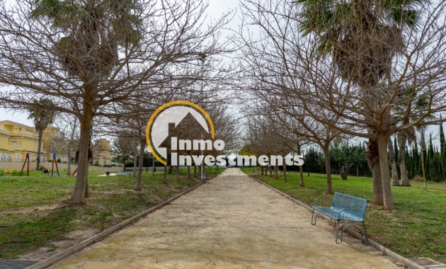 Resale - Villa - Los Altos