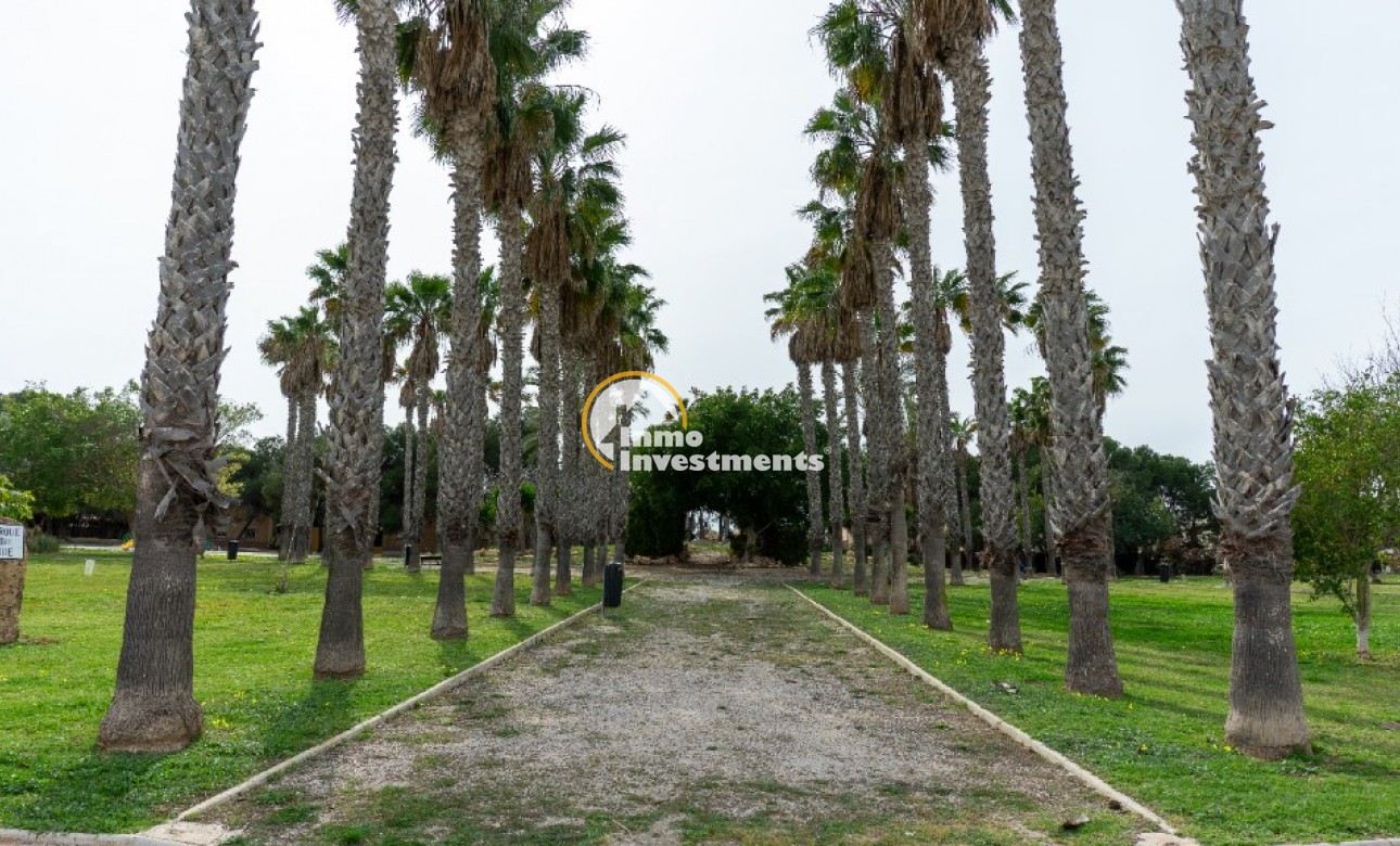 Resale - Villa - Los Altos