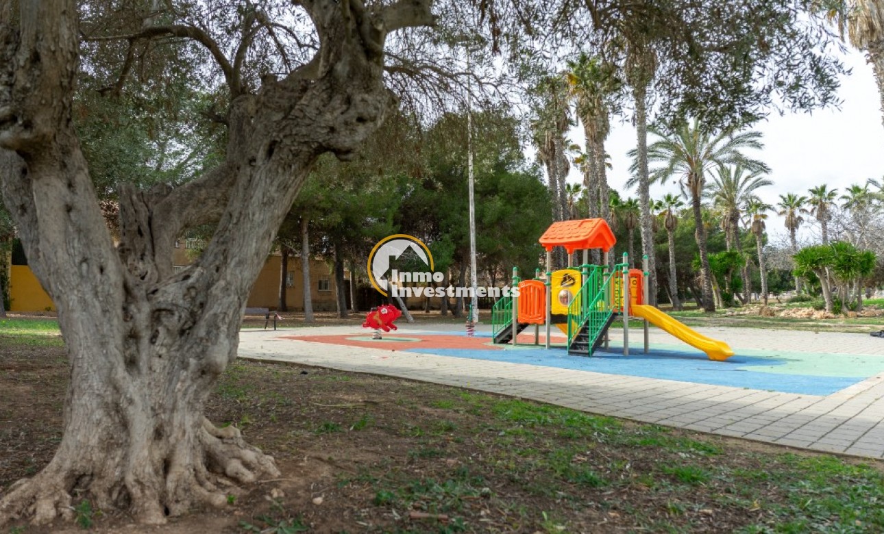 Resale - Villa - Los Altos