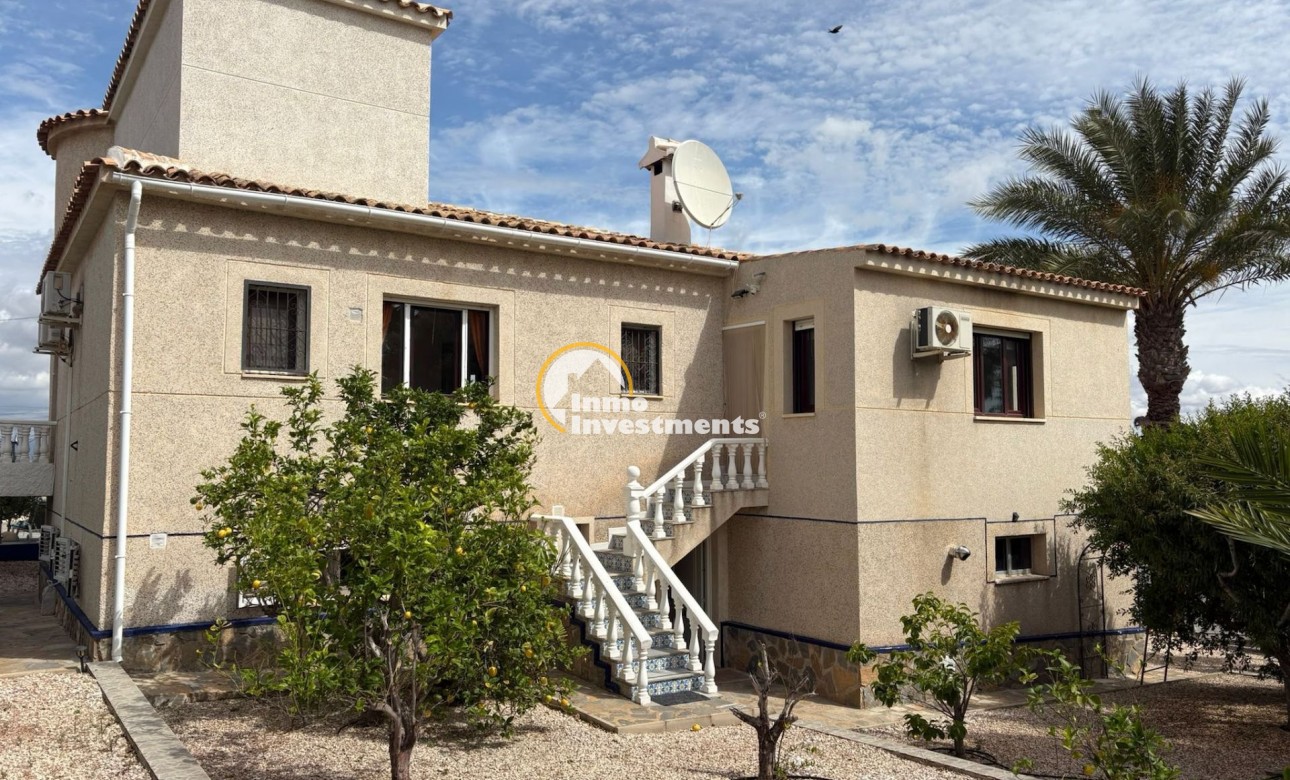 Resale - Villa - Algorfa