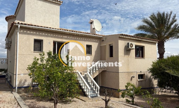 Resale - Villa - Algorfa