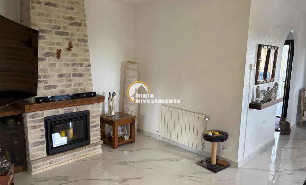 Resale - Villa - Algorfa