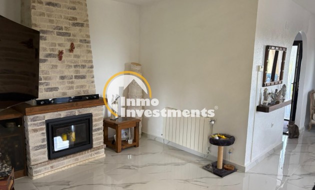 Resale - Villa - Algorfa