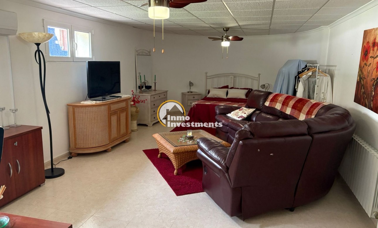 Resale - Villa - Algorfa