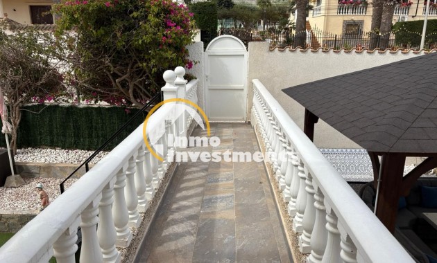 Resale - Villa - Algorfa