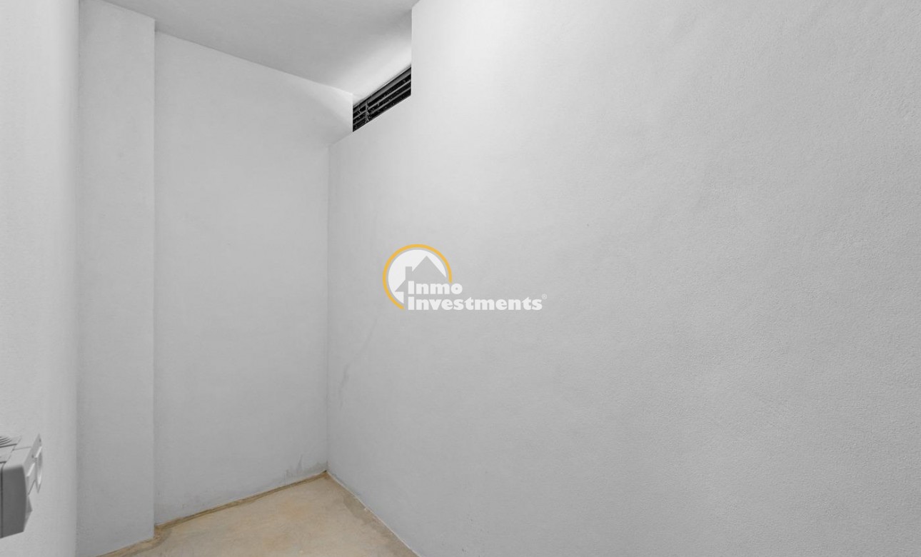 Resale - Apartment - Villamartin