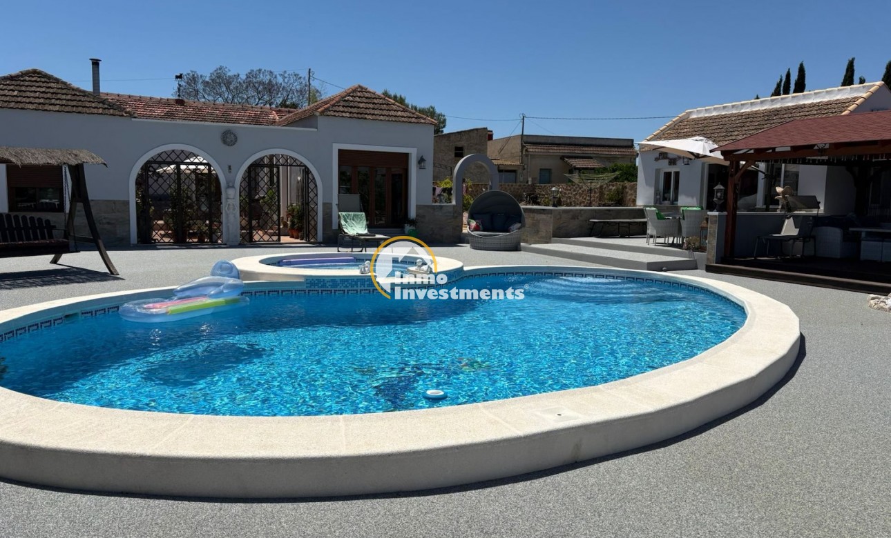 Bestaande bouw - Villa - Jacarilla