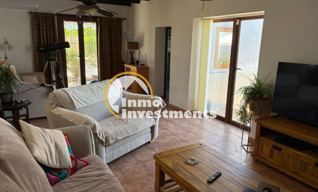 Bestaande bouw - Villa - Jacarilla