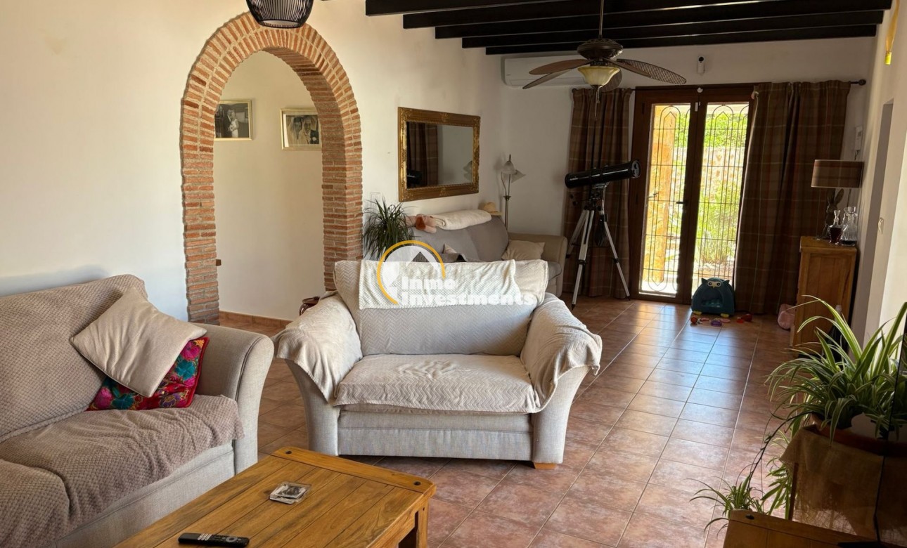 Bestaande bouw - Villa - Jacarilla