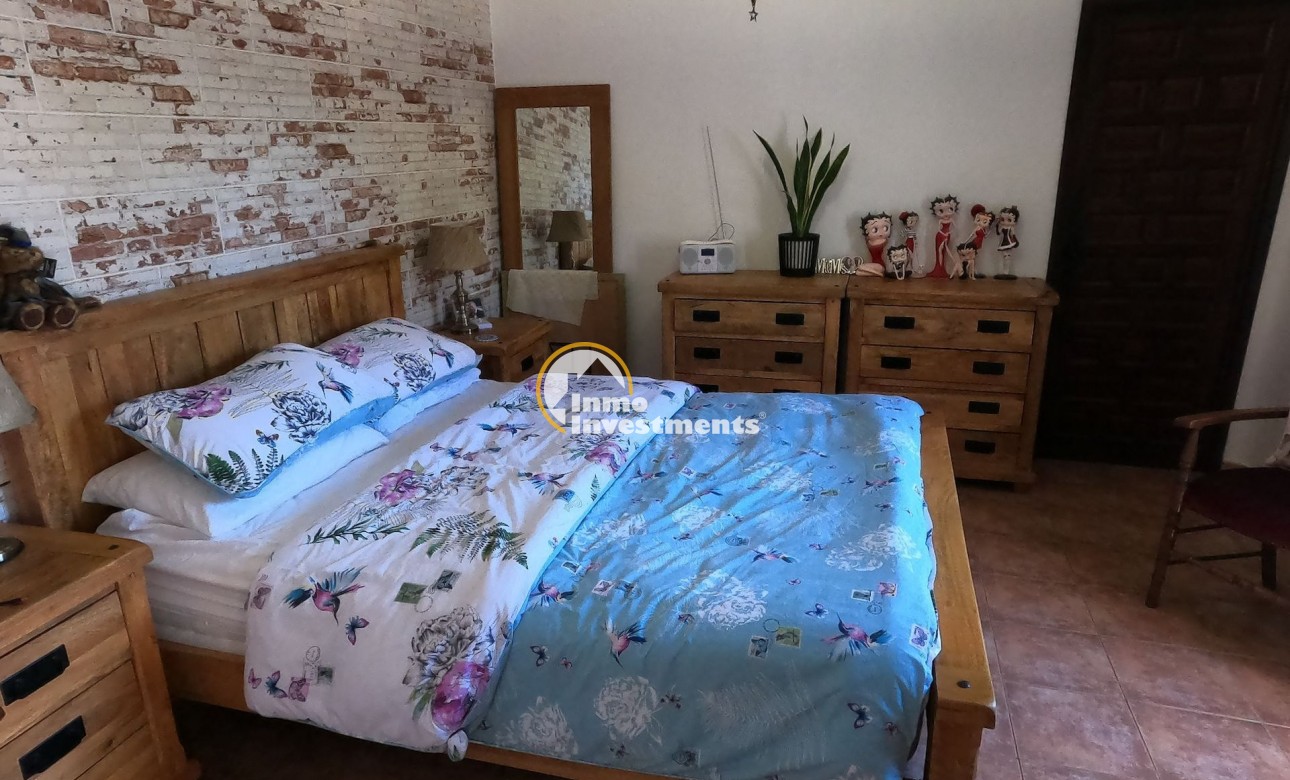 Bestaande bouw - Villa - Jacarilla