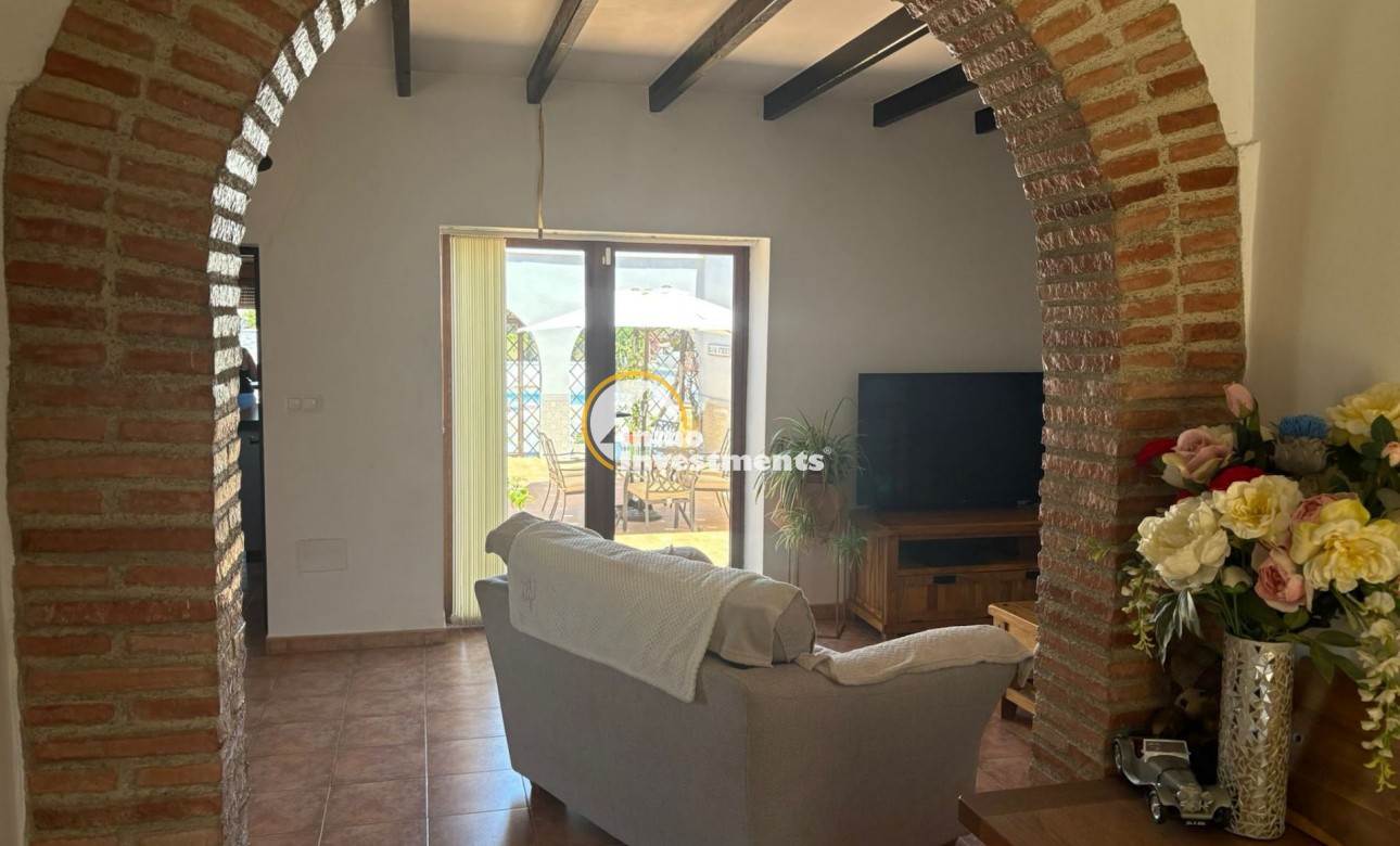 Bestaande bouw - Villa - Jacarilla