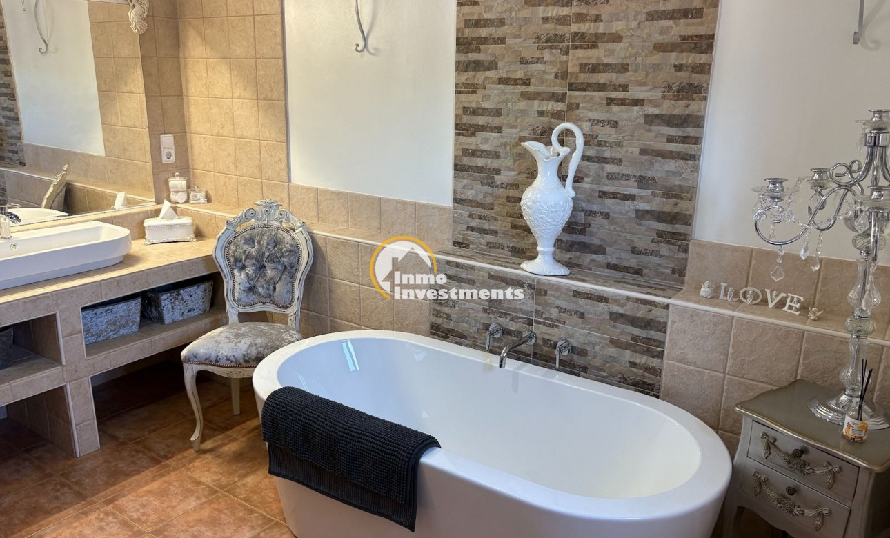 Bestaande bouw - Villa - Jacarilla