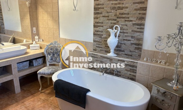 Bestaande bouw - Villa - Jacarilla