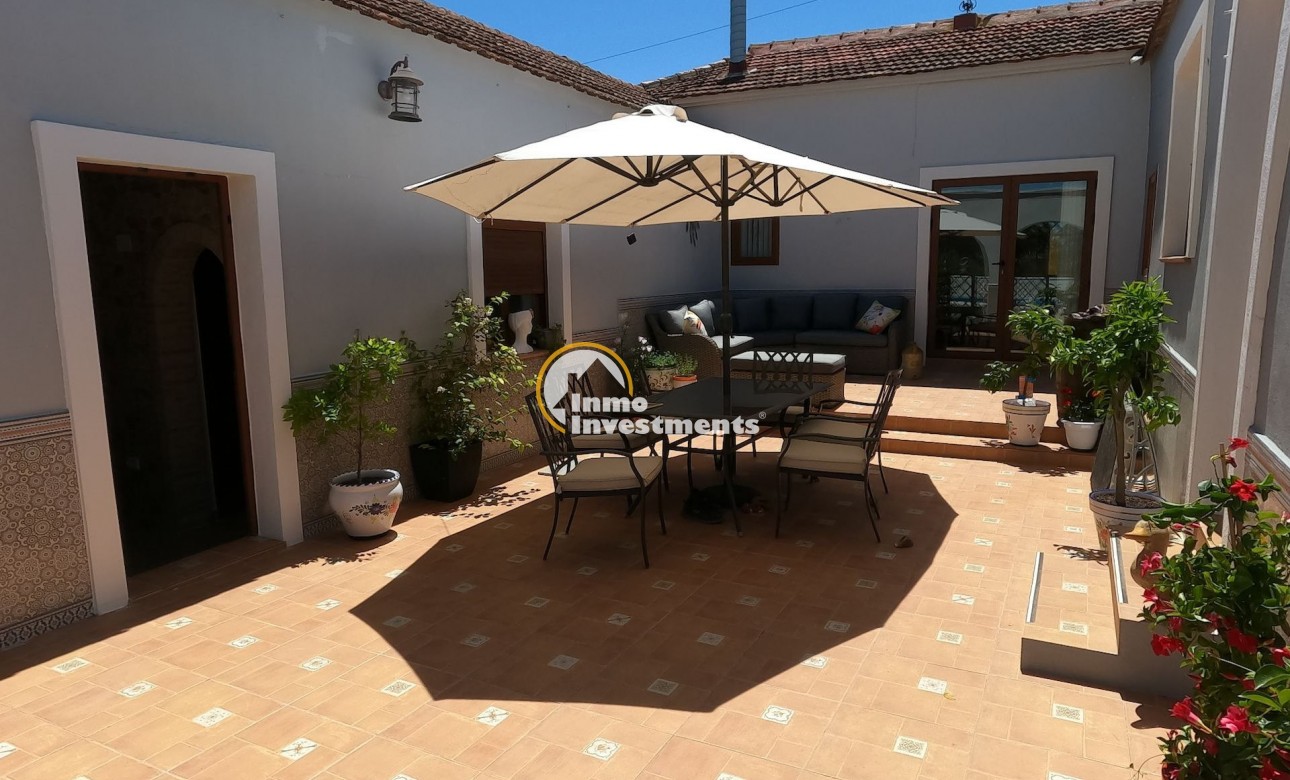 Bestaande bouw - Villa - Jacarilla