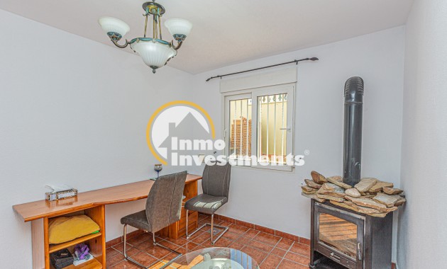 Resale - Villa - Villamartin - El Galan