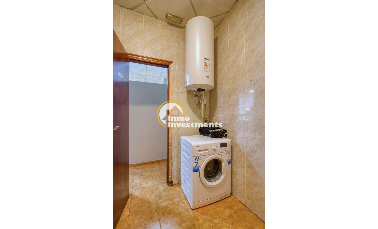 Resale - Commercial - Torrevieja - La Mata