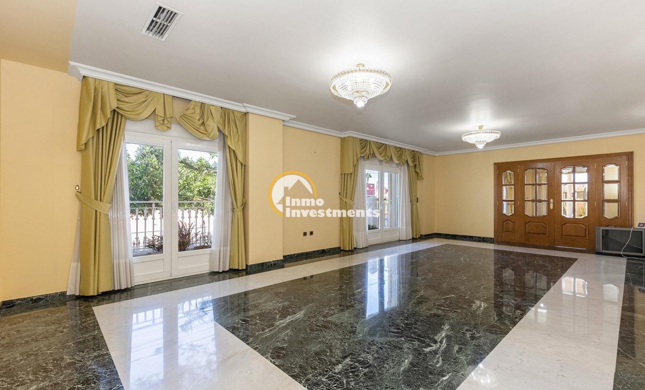 Resale - Villa - Torrevieja - Torreta Florida