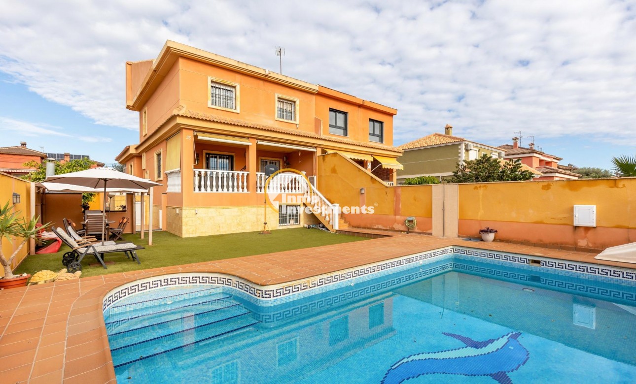 Bestaande bouw - Half vrijstaande villa - Torrevieja - Aguas Nuevas