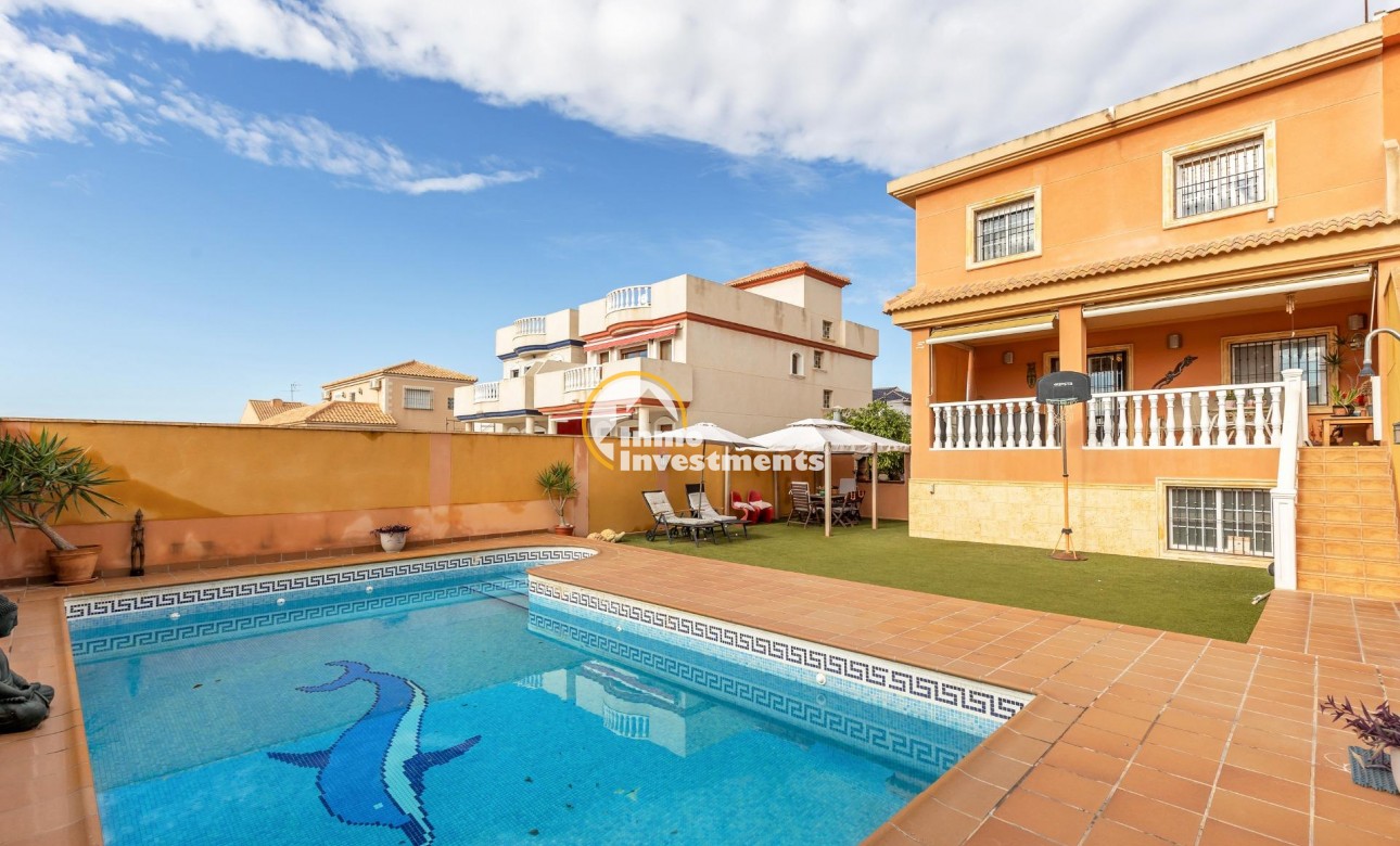 Bestaande bouw - Half vrijstaande villa - Torrevieja - Aguas Nuevas