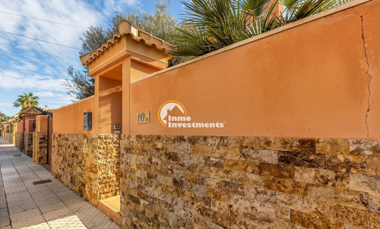 Bestaande bouw - Half vrijstaande villa - Torrevieja - Aguas Nuevas