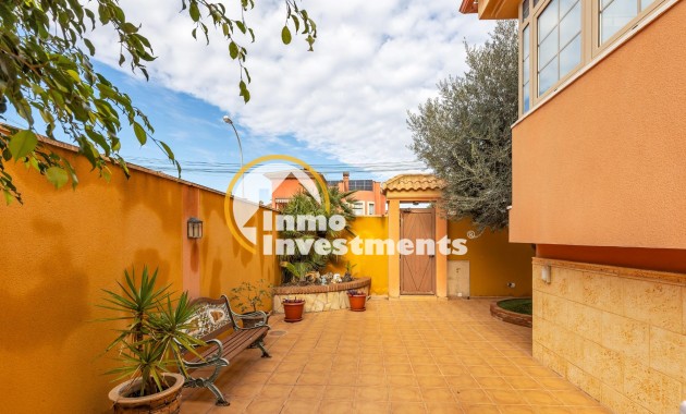 Bestaande bouw - Half vrijstaande villa - Torrevieja - Aguas Nuevas