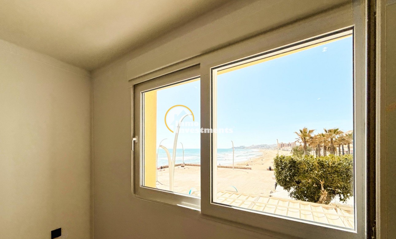 Resale - Apartment - Torrevieja - La Mata pueblo