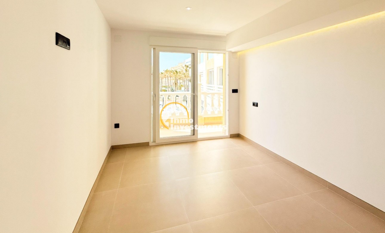 Resale - Apartment - Torrevieja - La Mata pueblo