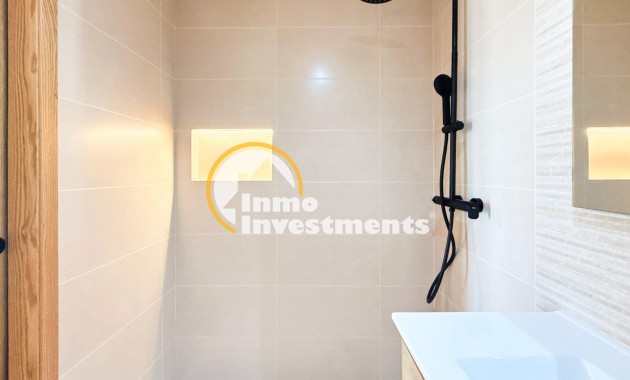 Resale - Apartment - Torrevieja - La Mata pueblo