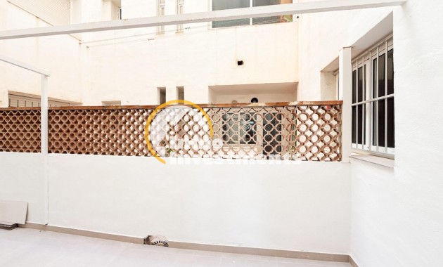 Resale - Apartment - Torrevieja - La Mata pueblo