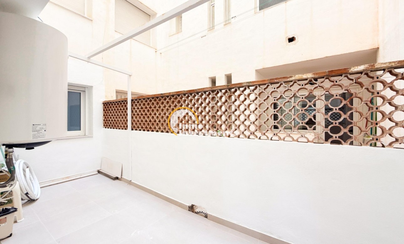 Resale - Apartment - Torrevieja - La Mata pueblo