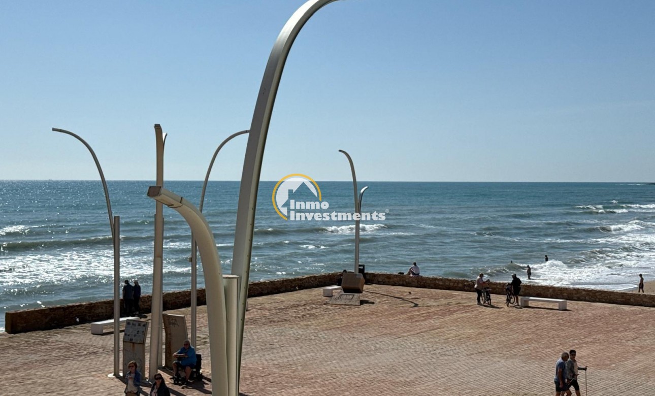 Resale - Apartment - Torrevieja - La Mata pueblo