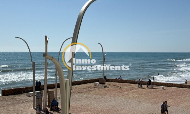 Resale - Apartment - Torrevieja - La Mata pueblo