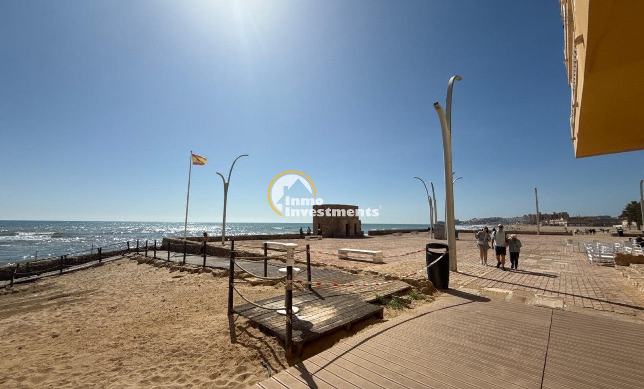 Resale - Apartment - Torrevieja - La Mata pueblo