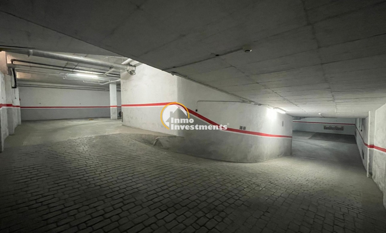 Resale - Commercial - Torrevieja - Playa del Cura