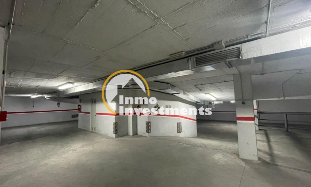 Resale - Commercial - Torrevieja - Playa del Cura