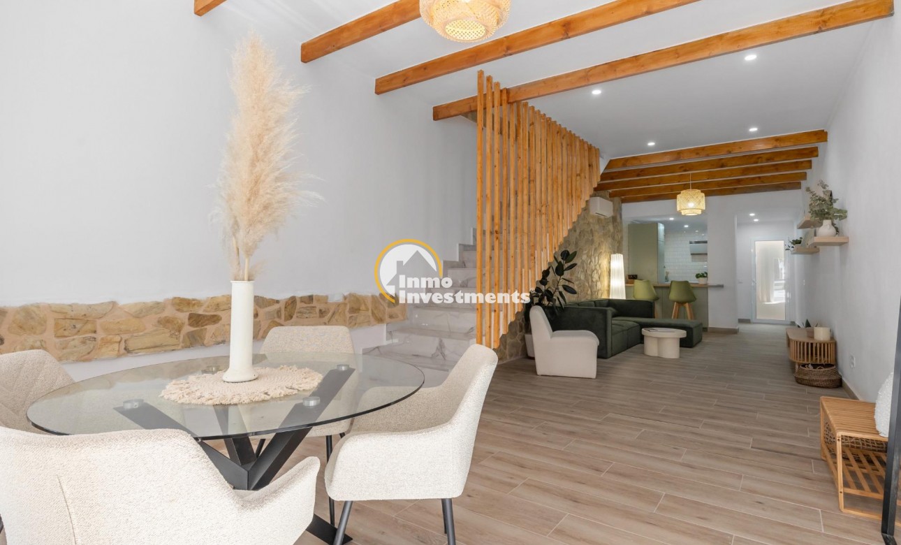 Reventa - Chalet adosado - Torrevieja