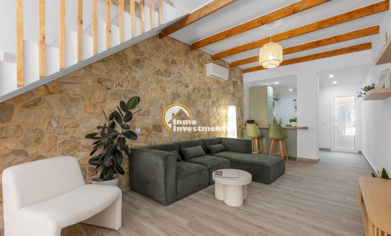 Reventa - Chalet adosado - Torrevieja
