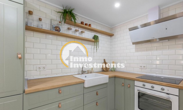 Reventa - Chalet adosado - Torrevieja