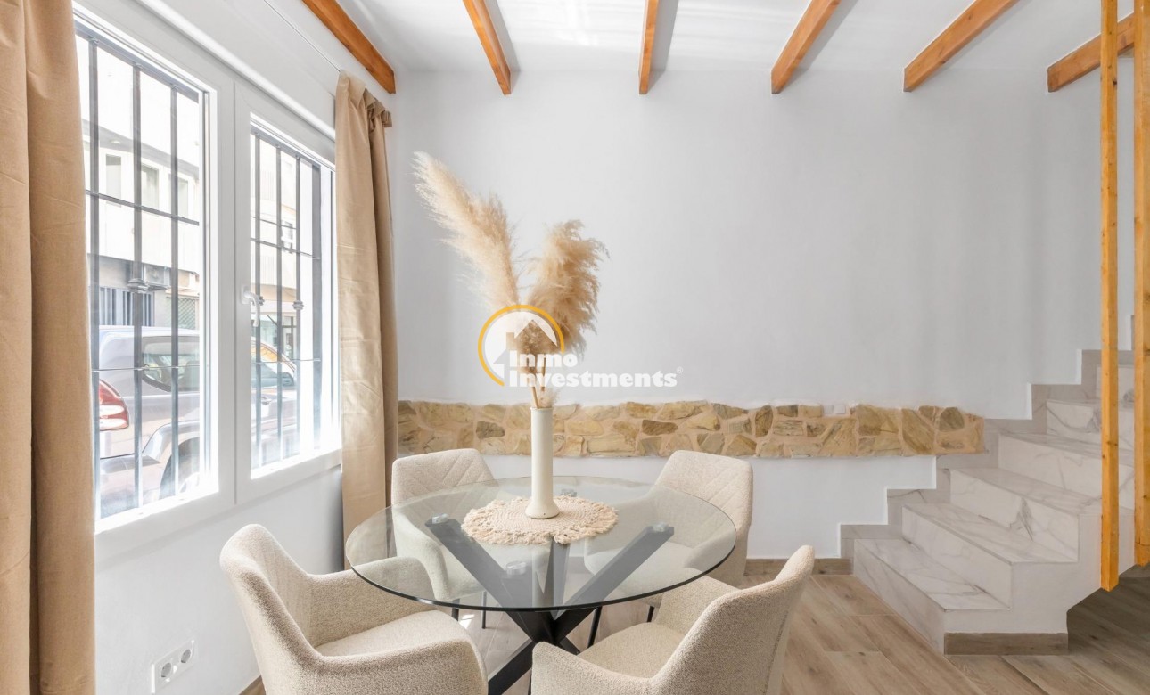 Reventa - Chalet adosado - Torrevieja