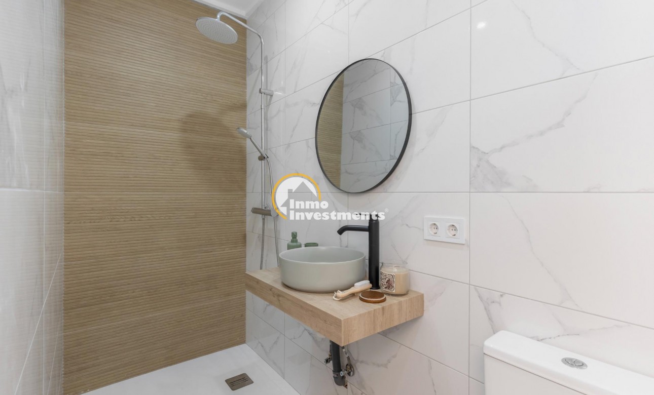 Reventa - Chalet adosado - Torrevieja